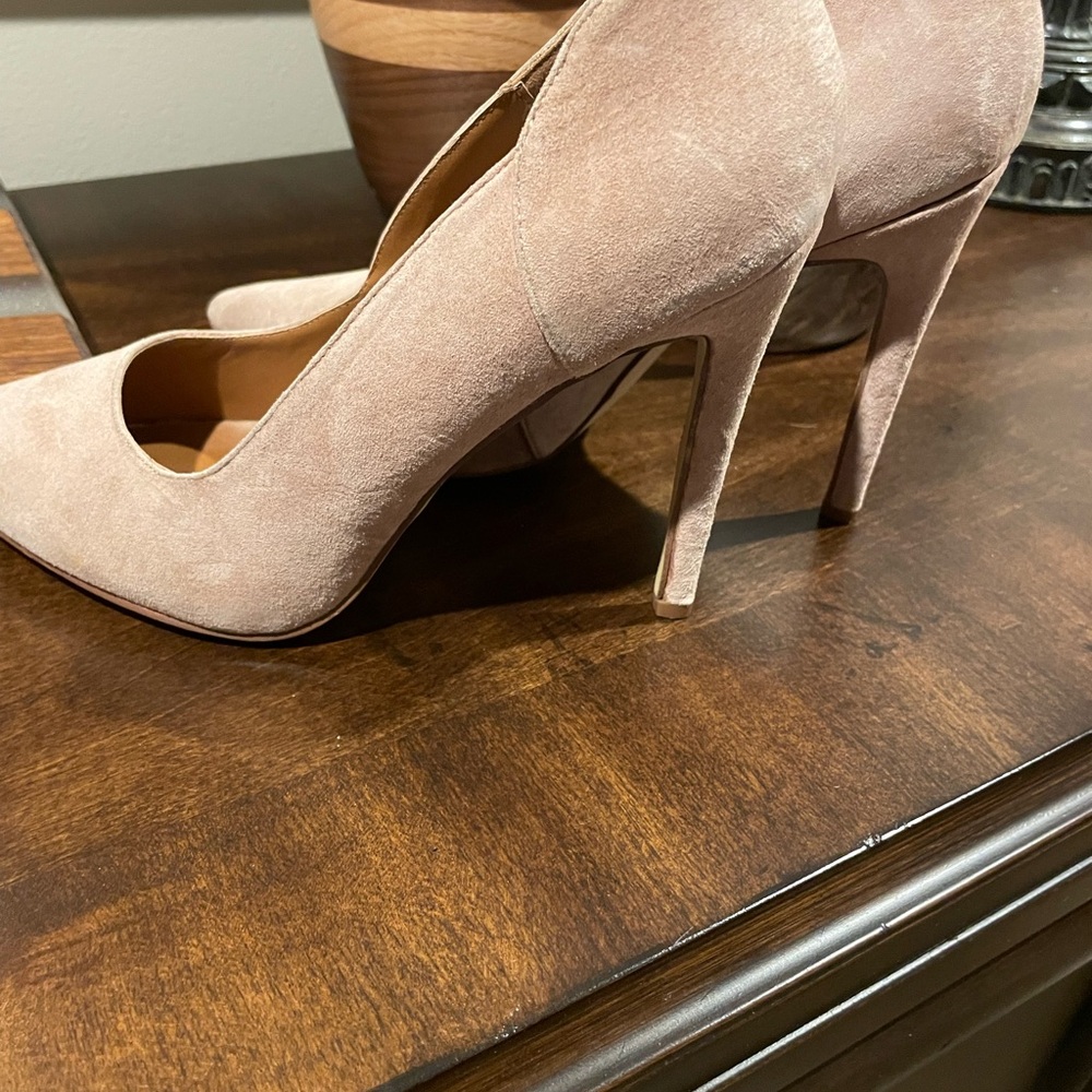 Steve Madden Women's Tan Pumps. Size 8. Excellent condition - Picture 3 of 5